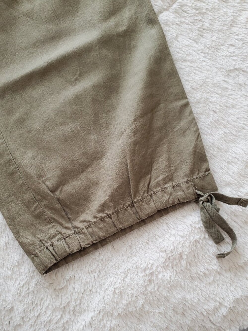 Ann Taylor LOFT Olive Green Casual Capri Pants - Picture 5 of 5